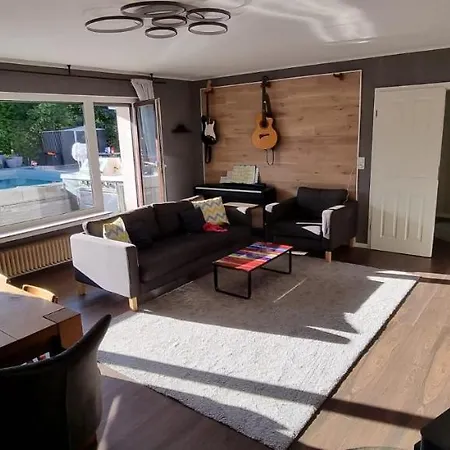 Wunderschoene Villa Mit Pool, Whirlpool Und Fasssauna ヴァルトブレール