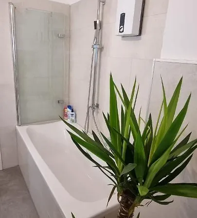 Wunderschoene Villa Mit Pool, Whirlpool Und Fasssauna